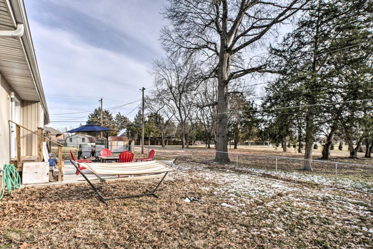 Family-Friendly Springfield Home With Yard! Exterior photo